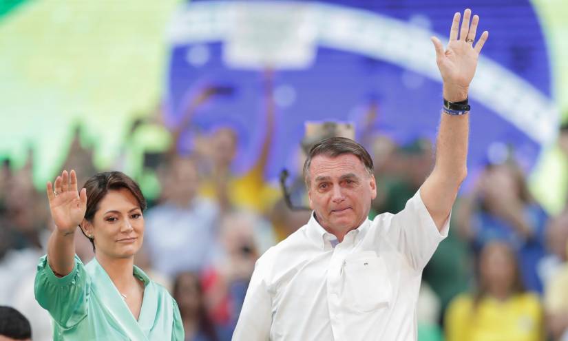 El Presidente de Brasil, Jair Bolsonaro, y su esposa Michele Bolsonaro.