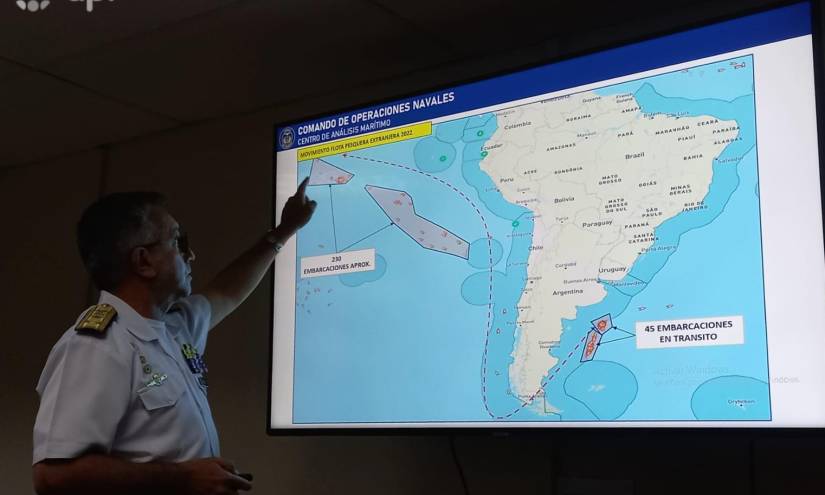 Flota pesquera extranjera está a 592 kms. de Galápagos