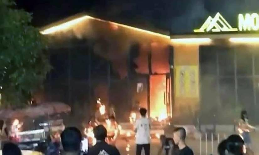 13 muertos y 37 heridos tras un incendio en una discoteca de Tailandia