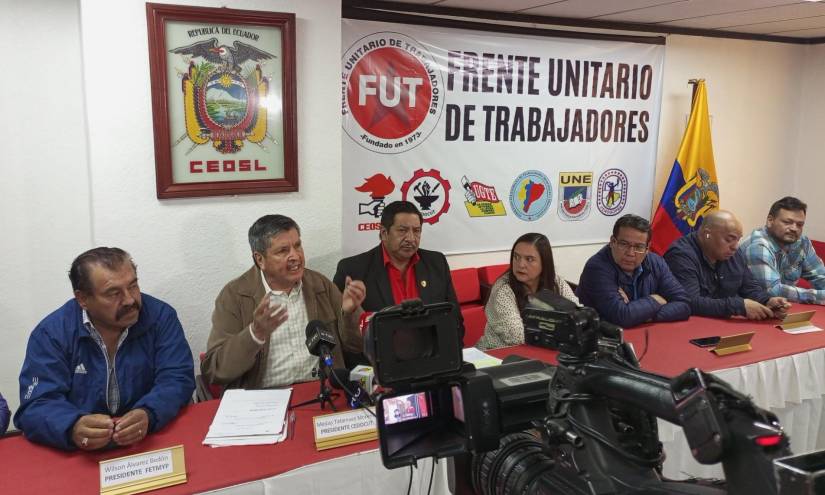 Representantes del FUT ofrecieron una rueda de prensa este lunes.