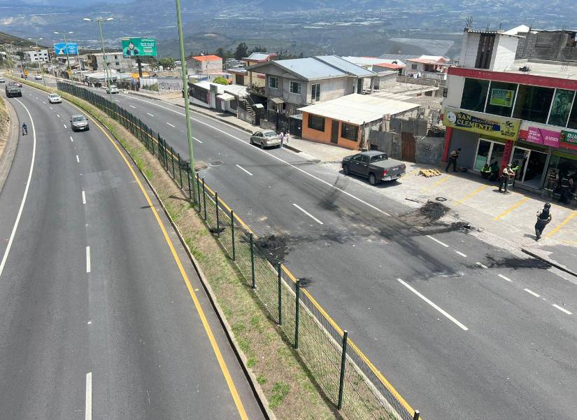 Pasadas las 12:00, los manifestantes fueron desalojados.