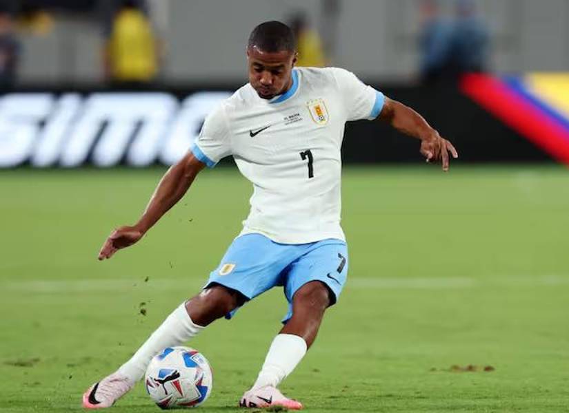 Nico de la Cruz con la selección uruguaya.