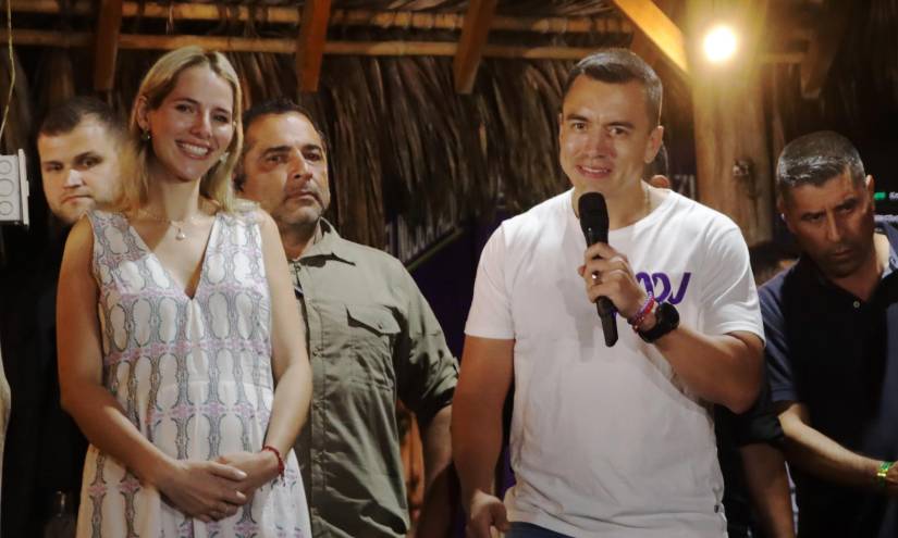 El presidente electo recibió los resultados en su casa de Olón, en la provincia de Santa Elena.