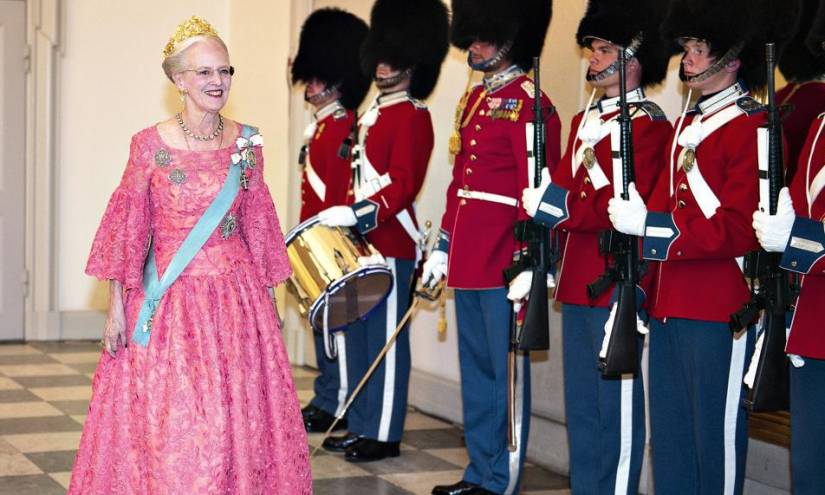 Reina de Dinamarca da positivo para covid-19 después de acudir al funeral de Isabel II