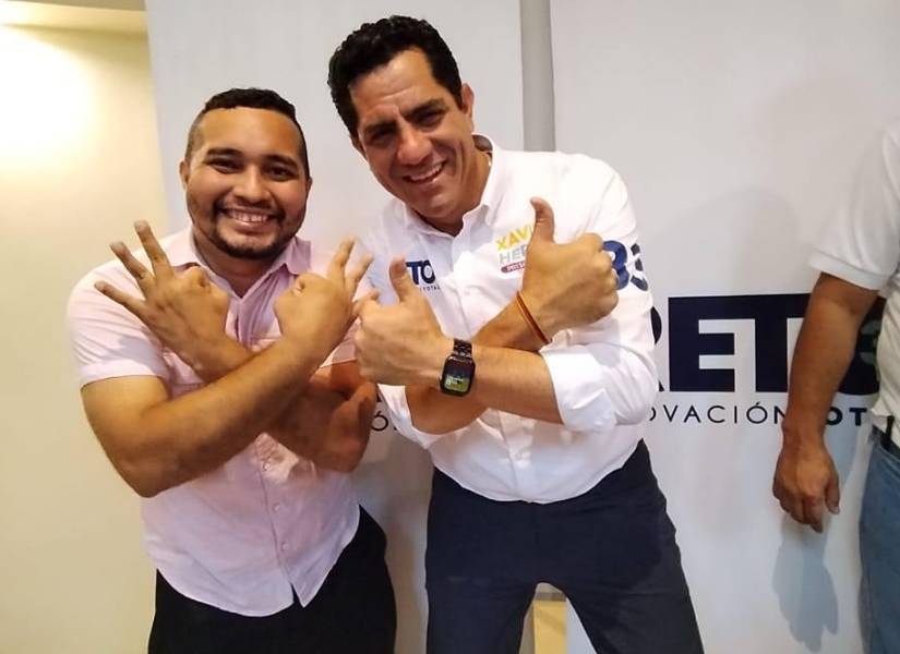 El hoy occiso junto al excandidato presidencial Xavier Hervas, en una imagen de agosto de 2023.