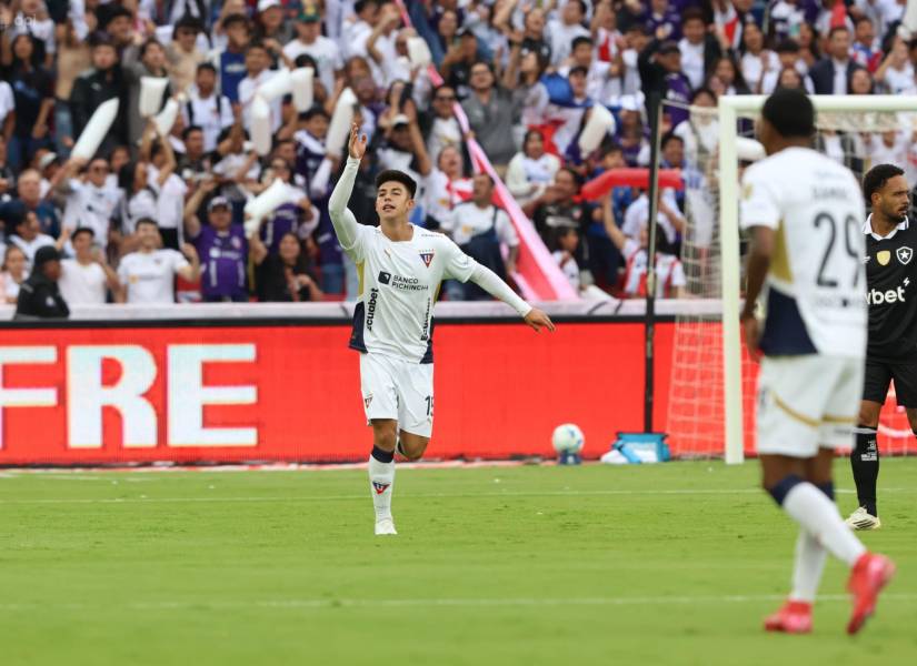 Tiago Nunes busca su primera victoria ante São Paulo con Liga de Quito.