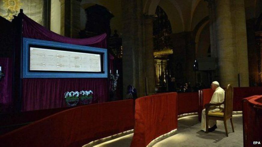 Las teorías sobre por qué el Santo Sudario de Turín tiene la imagen de un hombre