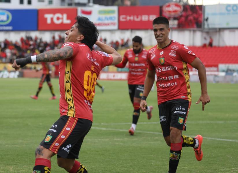 Alejandro Tobar fue la figura de la goleada del Deportivo Cuenca.