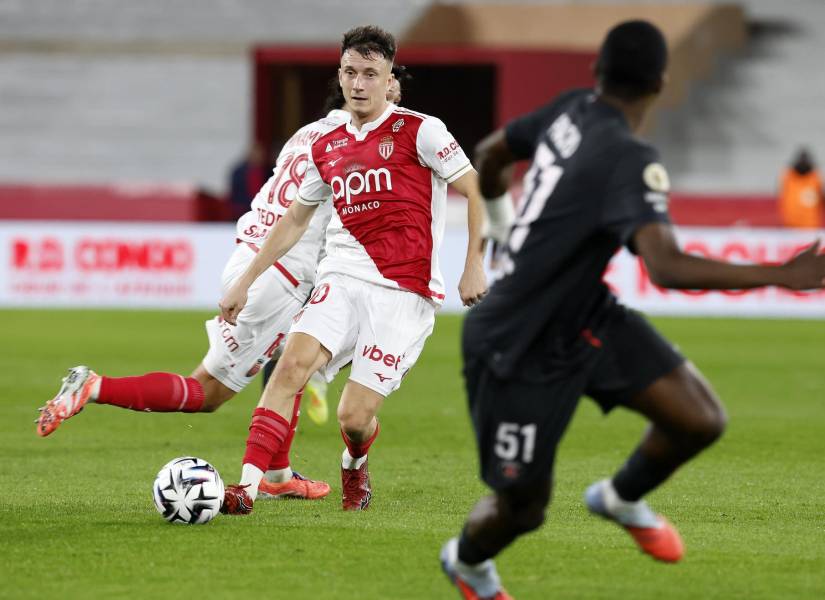 Willian Pacho fue titular durante la derrota del PSG ante el Mónaco en la Ligue 1.