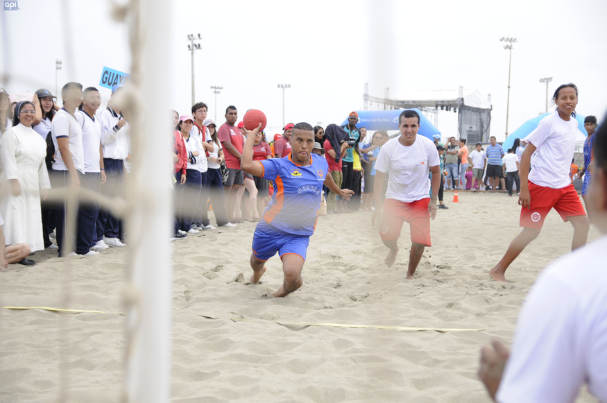 En la playa Murciélago se realizaron las preliminares de los Juegos de Playa de Olimpiadas Especiales