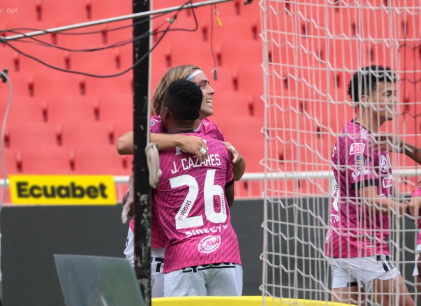 Independiente del Valle goleó a la Universidad Católica.
