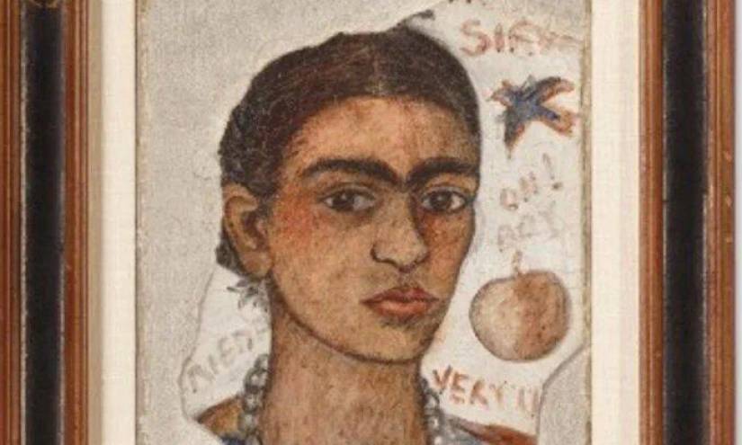 Tan decepcionada quedó Frida con su autorretrato al fresco que lo llamó Autorretrato. Muy feo.