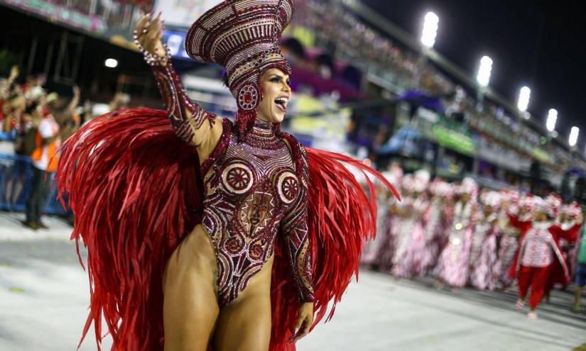 Las escuelas de samba compiten en el desfile más importante del mundo.