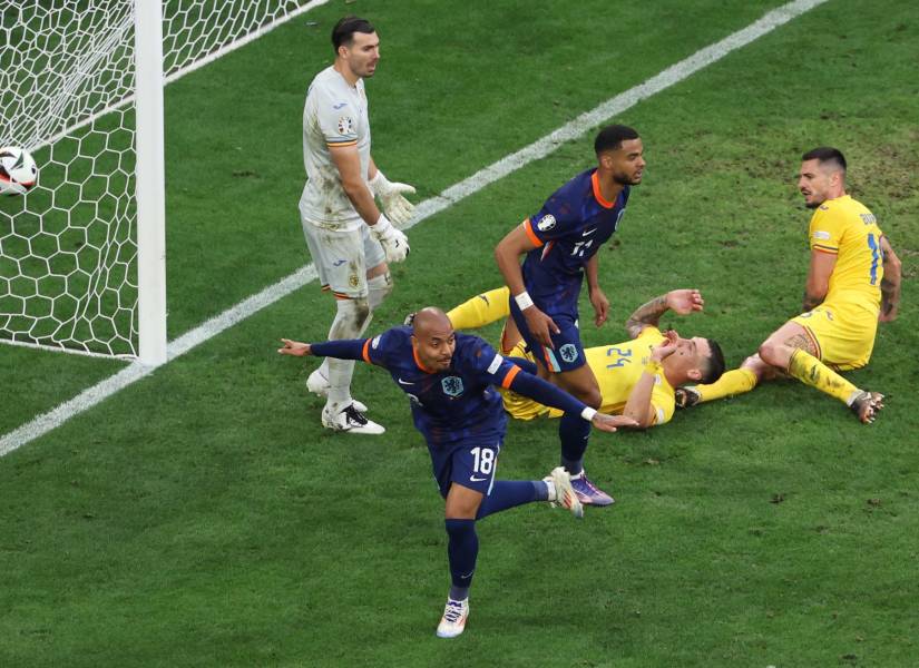 Países Bajos venció por 3-0 a Rumanía.