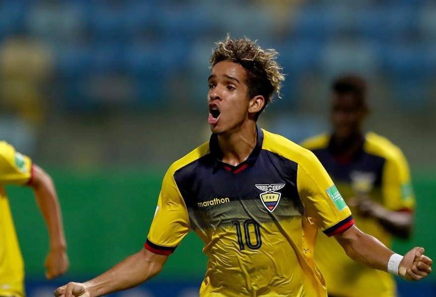 La perla ecuatoriana Johan Mina llega a Estoril