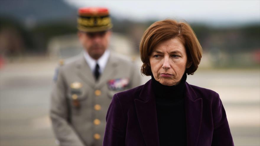 Ministra de Defensa de Francia admite error sobre virus