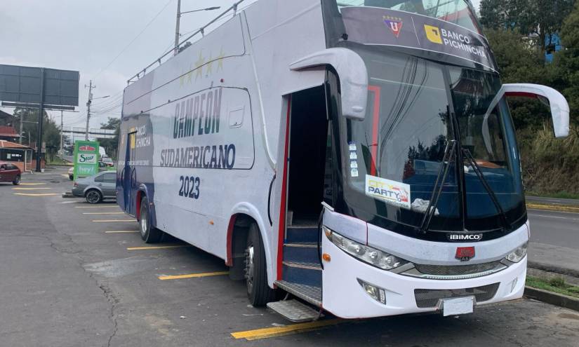 Bus que trasladará a Liga de Quito, campeón de la Copa Sudamericana