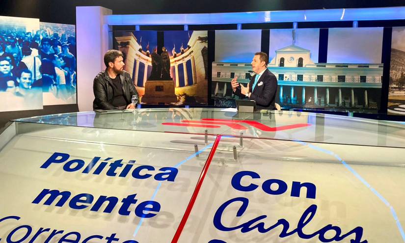 Jan Topic y Carlos Rojas durante el programa Políticamente Correcto.