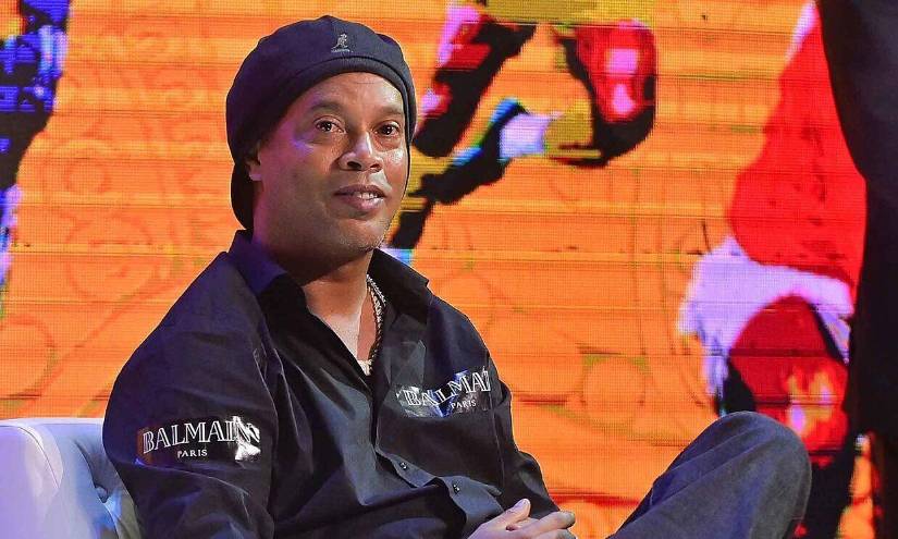 Ronaldinho, leyenda del fútbol brasileño.