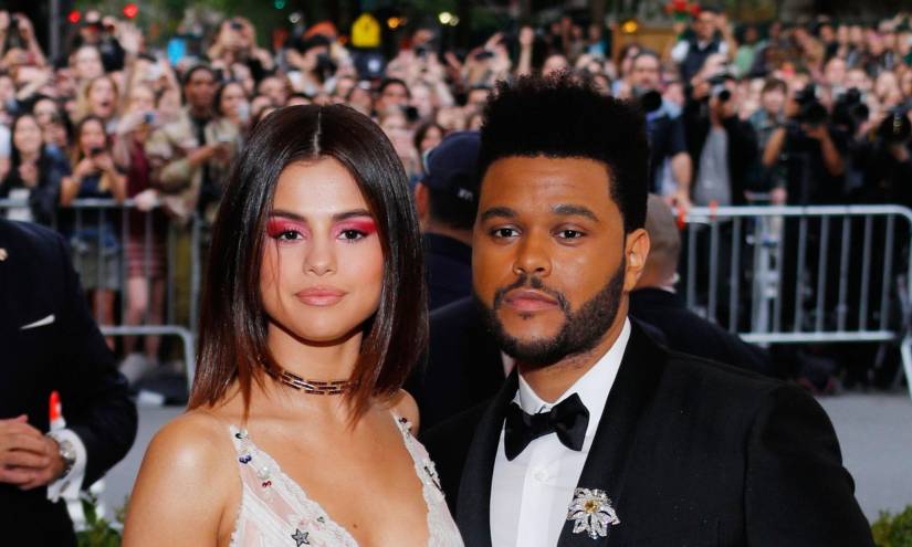 Selena Gómez junto a The Weeknd.