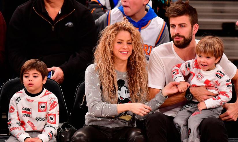 Imagen de archivo de Shakira y Gerard Piqué junto a sus hijos.