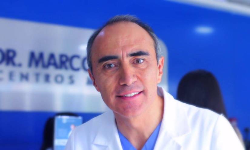 Doctor Albuja expone en vivo a estafadores internacionales: Está en televisión ecuatoriana