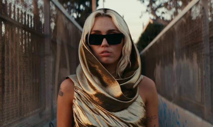 Captura del video de Miley Cyrus con su nueva canción.
