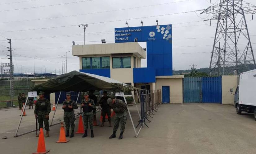 Reos quemaron colchones en cárcel de Guayaquil