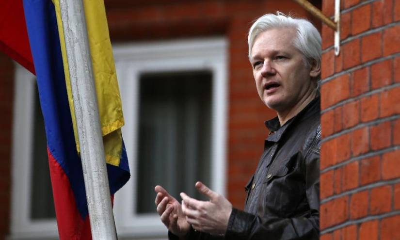 Futuro de Assange se definiría en viaje de Moreno a R. Unido
