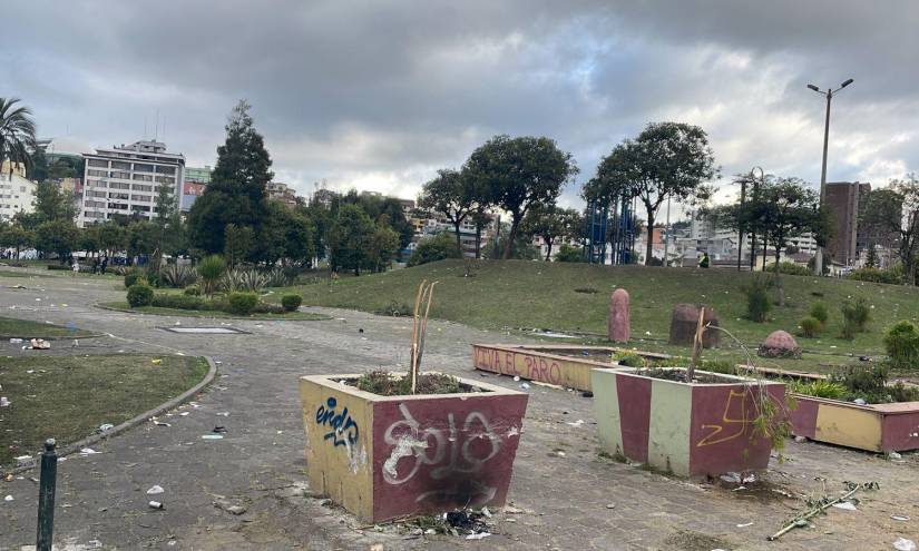 Paro en Ecuador: manifestantes son retirados del parque El Arbolito y Policía rodea la Casa de la Cultura