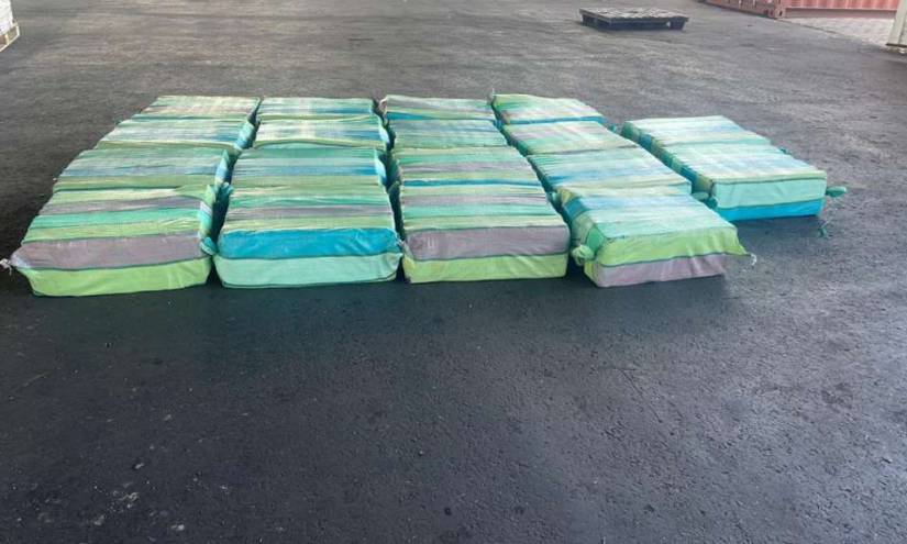 Decomisan una tonaleada de cocaína en el Puerto de Guayaquil
