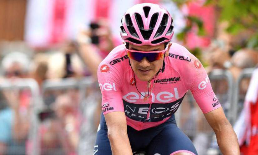 Richard Carapaz mantiene la maglia rosa tras la etapa 18 del Giro de Italia