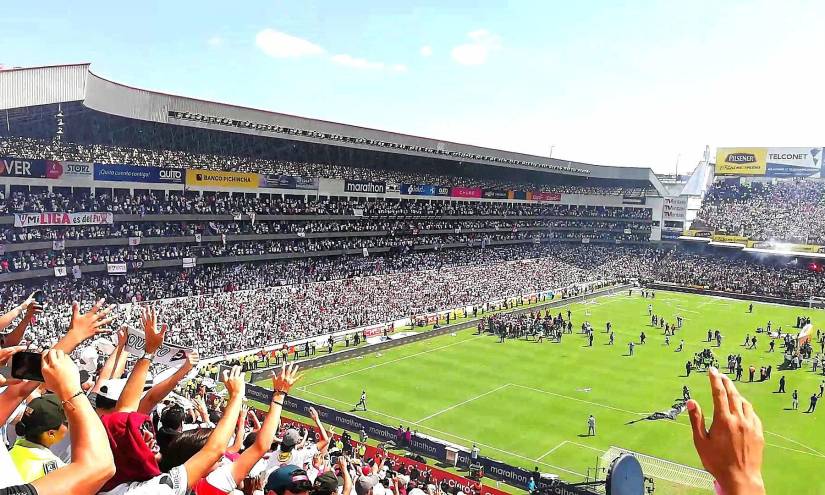 LigaPro y Agencia Metropolitana de Control de Quito buscan regreso de la gente a los estadios