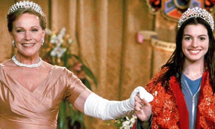 Julia Andrews y Anne Hathaway en 'El Diario de la Princesa 2'.