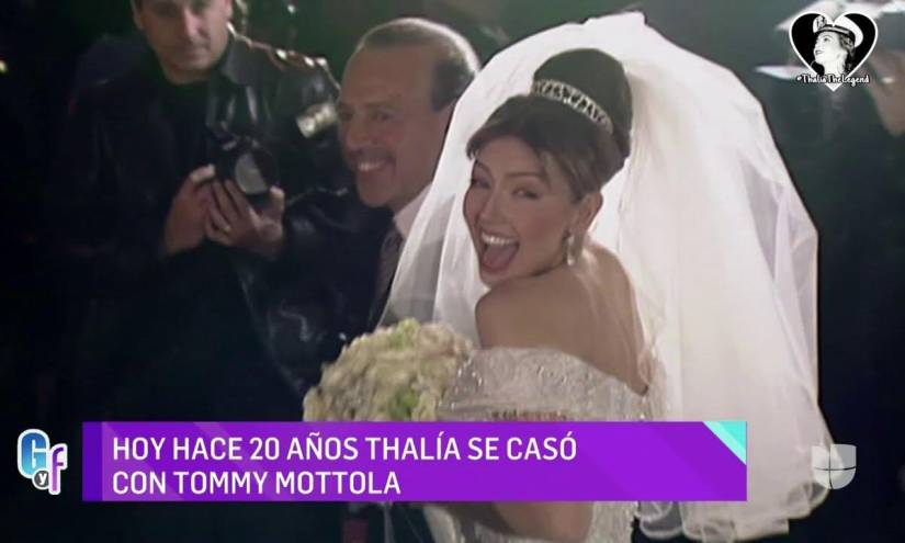 Imagen de Thalía y su esposo Tommy Mottola, en su mediática boda.