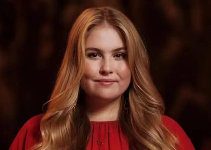 Actualmente, estudia Política, Psicología, Derecho y Economía en la Universidad de Ámsterdam.