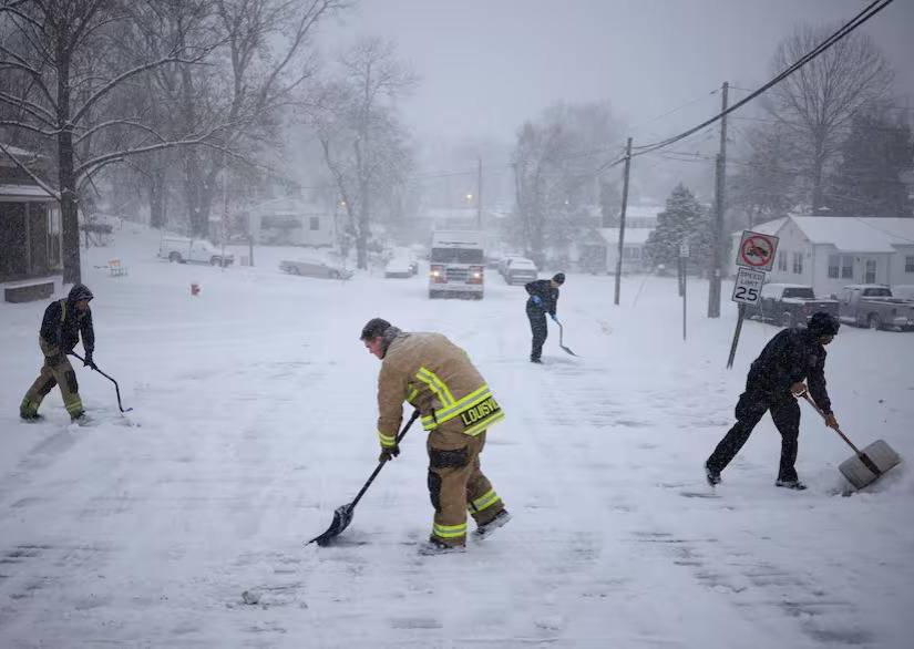 La ola de frío continúa en el centro sur y sureste de Estados Unidos, y lleva fuertes vientos, acumulaciones de nieve y bajas temperaturas a gran parte del territorio