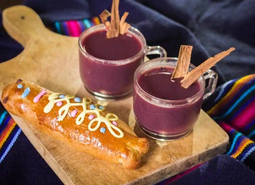 Imágen referencial de la colada morada y la guagua de pan