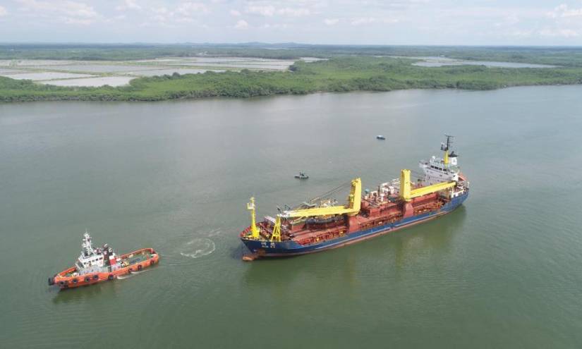 La draga Tianrun 6 que extraerá sedimentos del río Guayas llegó a Guayaquil, el pasado sábado 1 de abril.