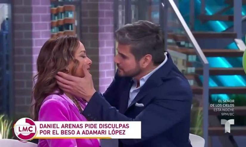 Adamari López besa a actor colombiano comprometido en vivo; él le pide disculpas a su novia públicamente