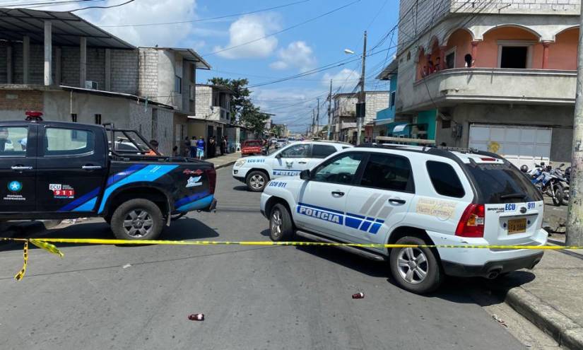 Grupos especializados de la Policía acudieron a la emergencia.