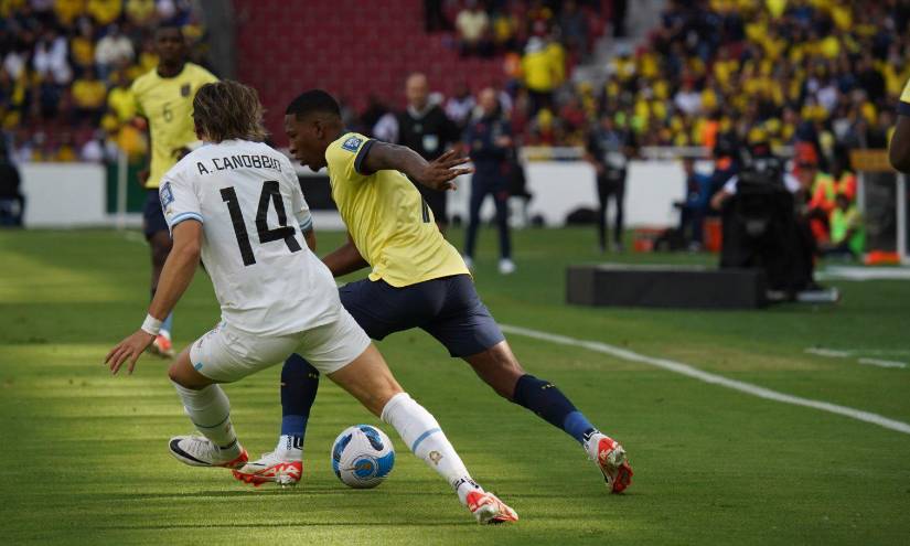 Agustín Canobbio (Uruguay) y Pervis Estupiñán (Ecuador)