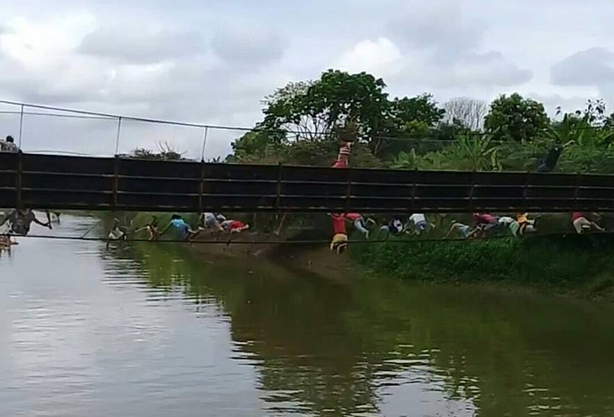 Al menos 24 personas siguen hospitalizadas tras colapso del puente en Tosagua
