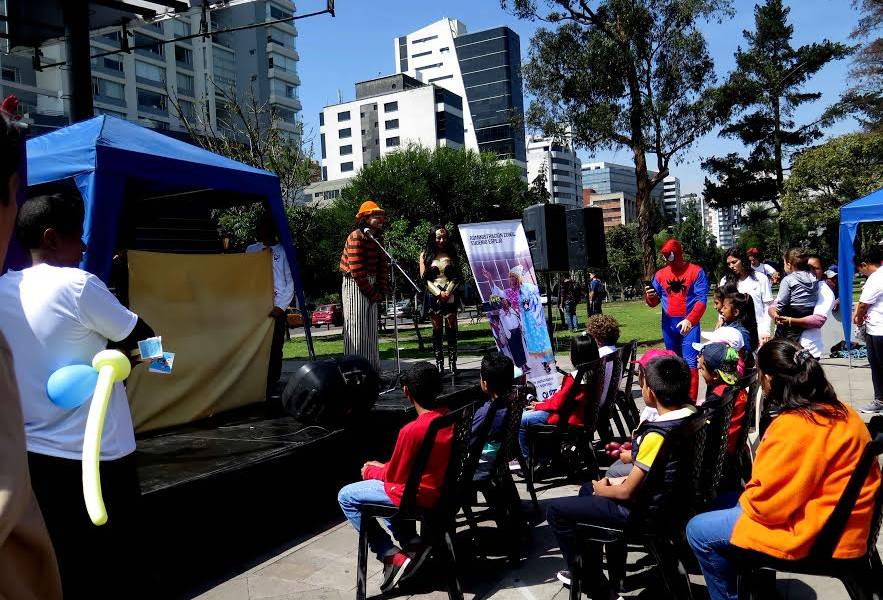 Padres se ‘tomaron’ el bulevar Naciones Unidas