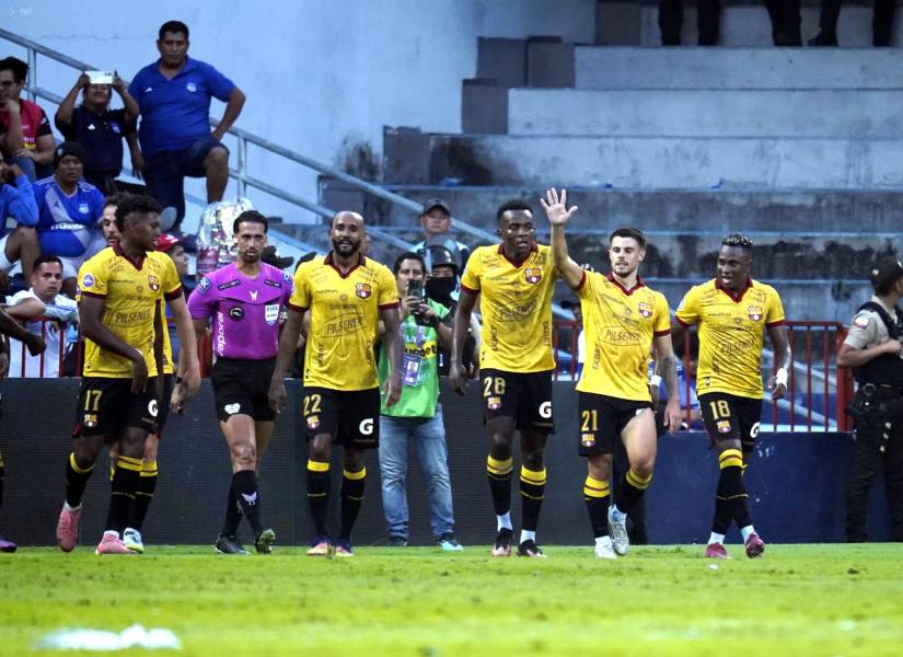 Barcelona SC terminó el partido con 10 jugadores en el Clásico del Astillero