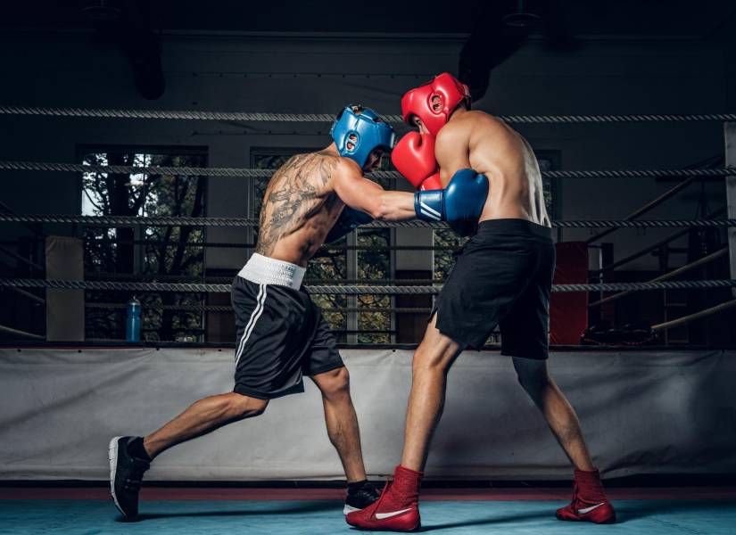 El boxeo fortalece y mejora los reflejos de sus practicantes.