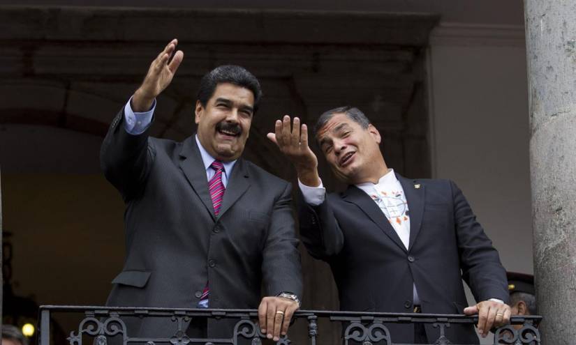 Imagen del presidente de Venezuela, Nicolás Maduro, y Rafael Correa, en el Palacio de Carondelet.