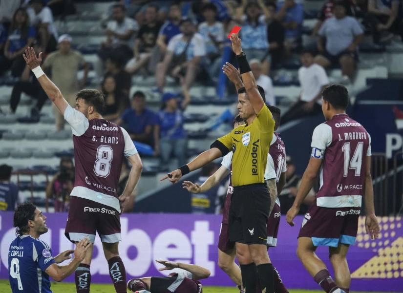 Facundo Castelli fue expulsado en el Emelec vs. Macará por la LigaPro.