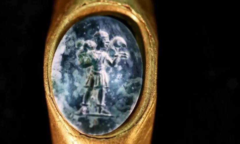 El fascinante hallazgo de un anillo de oro de la época romana con una imagen de Jesucristo como el buen pastor