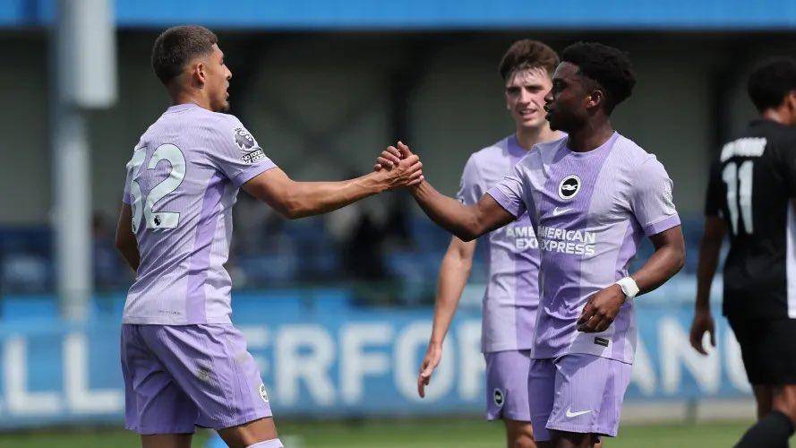 Jeremy Sarmiento anota en triunfo del Brighton